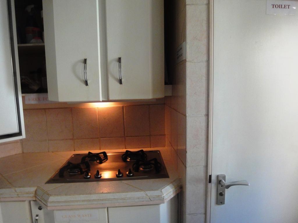 Frank'S Backpackers Pansiyon Helmond Dış mekan fotoğraf